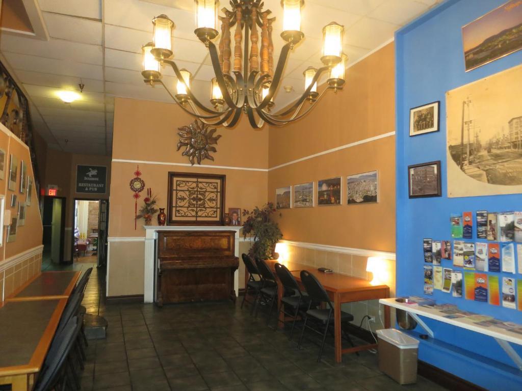 C&N Backpackers Central Station Hostel Βανκούβερ Εξωτερικό φωτογραφία